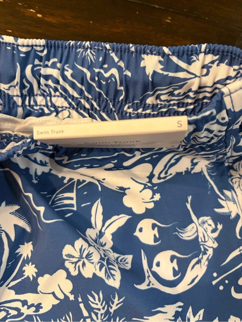 NWT ✨ Hollister Blue and White Hawaiian Print Swim Trunks size small